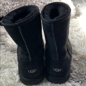 Black uggs
